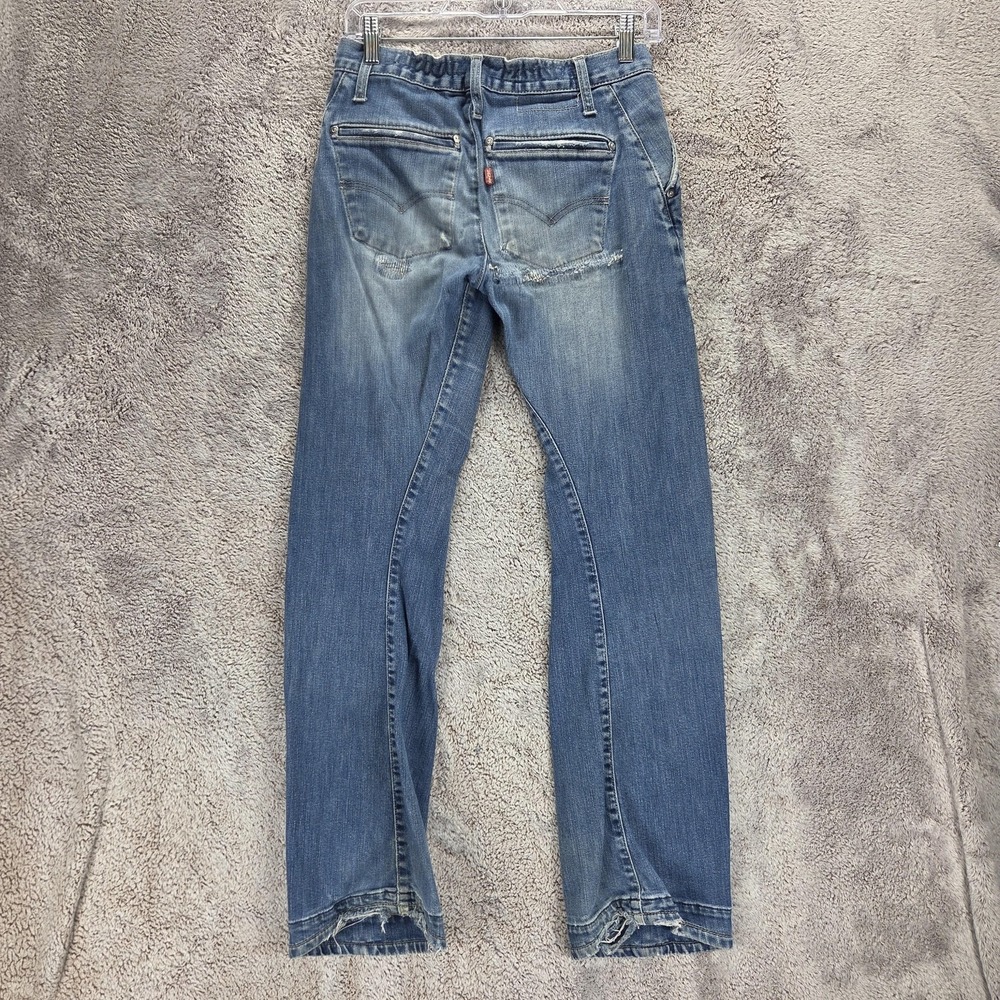 Vintage Levis Engineered Jeans Mens Blue Twisted Medium Wash Zip Fly Fits 26x30 - Picture 2 of 16